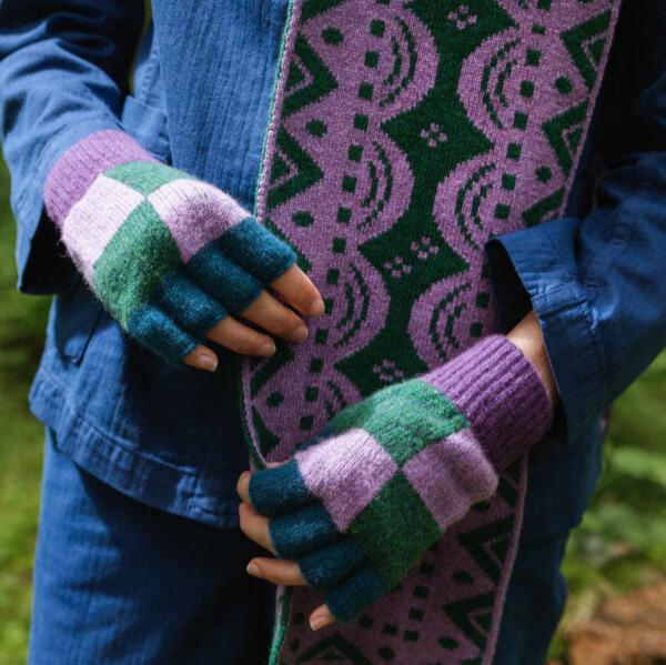 Cotswold Knit Fingerless Gloves Wisteria