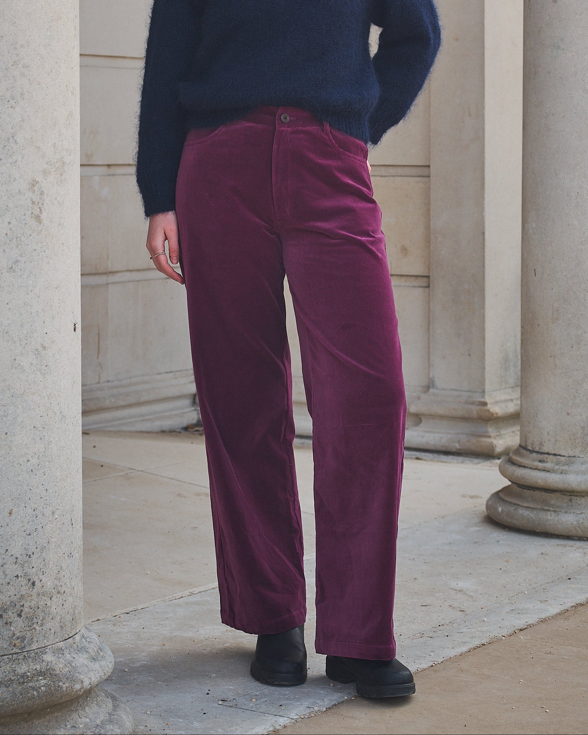 Person Wearing Lowie Magenta trousers 